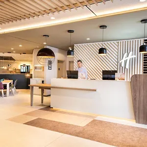 - - Hauptbahnhof, An Ihg Hotel